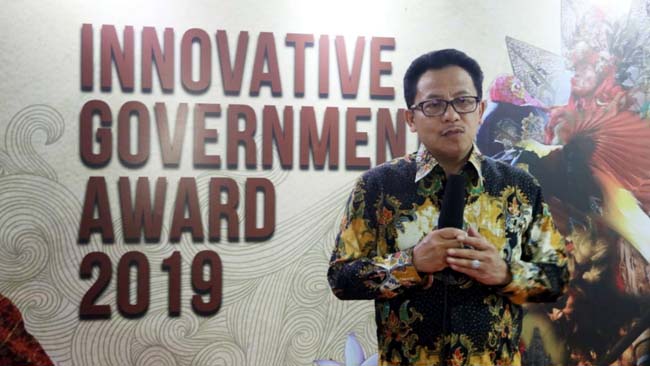 Walikota Sutiaji Lontarkan Rompi Warning Kinerja di paparan Innovative Goverment Award 2019
