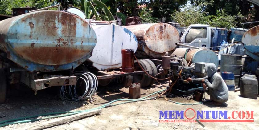 Kondisi truk tangki yang rusak di sumber air Ruberuh I dan II Kecamatan Sampang. (zyn)